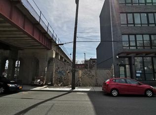 24 Water St, Staten Island, NY 10304