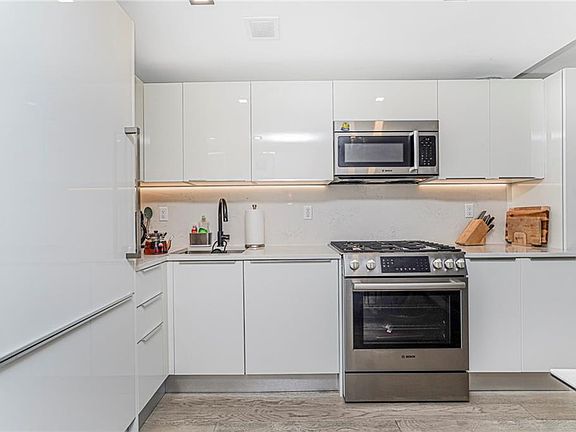 5th image of 2218 Ocean Ave #2F