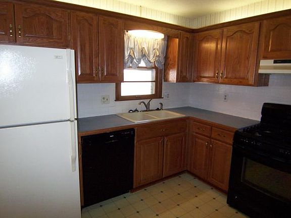 3rd image of 12008 E 56th Ter