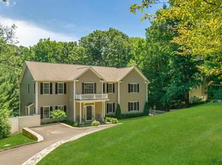 38 Crofts Ln, Stamford, CT 06903
