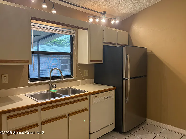 834 Croton Rd — Photo 4