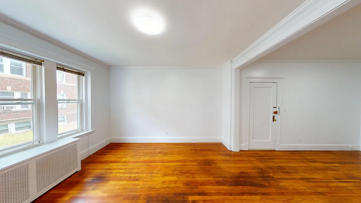 Building Photo - 27 Longwood Ave #4