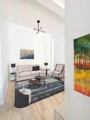 Rented by Kasin Management | media 80