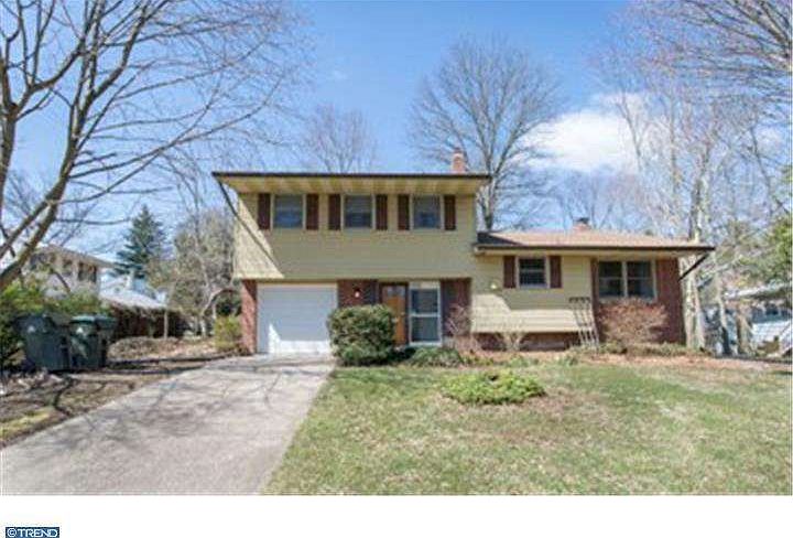 1st image of 302 Radcliffe Dr