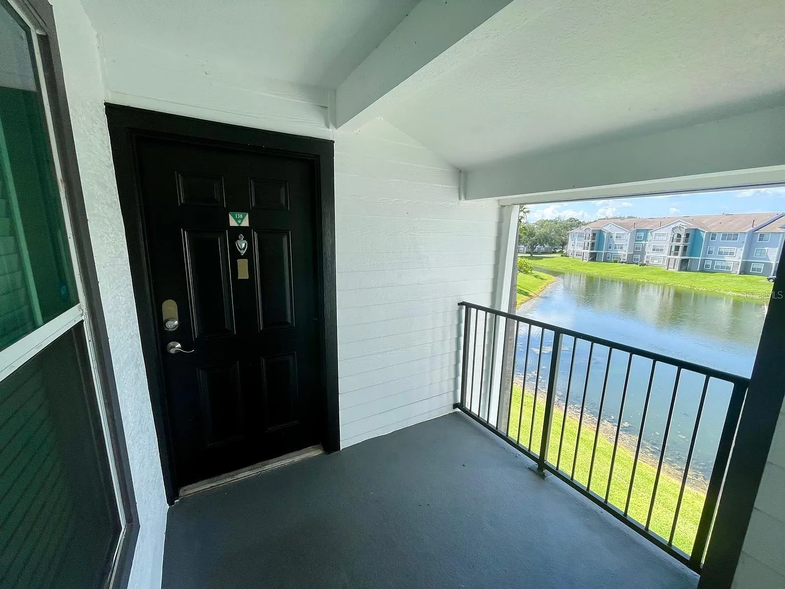 2 bed, 2.0 bath, 1026 sqft, $1,600 — Photo 2