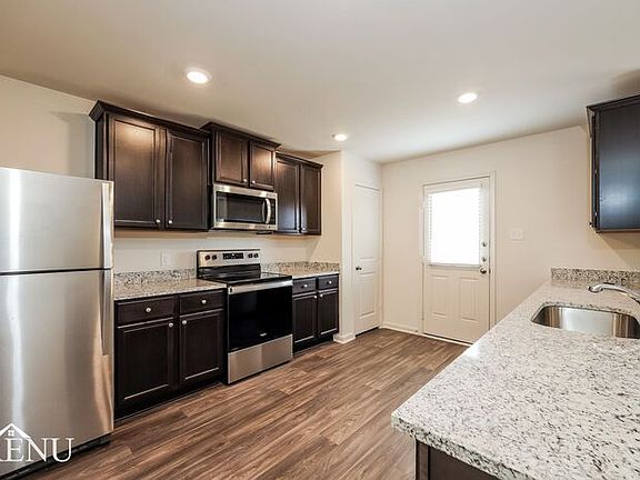 2nd image of 10942 Chatham Ct