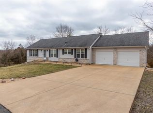 9656 Meadow Trl, Hillsboro, MO 63050