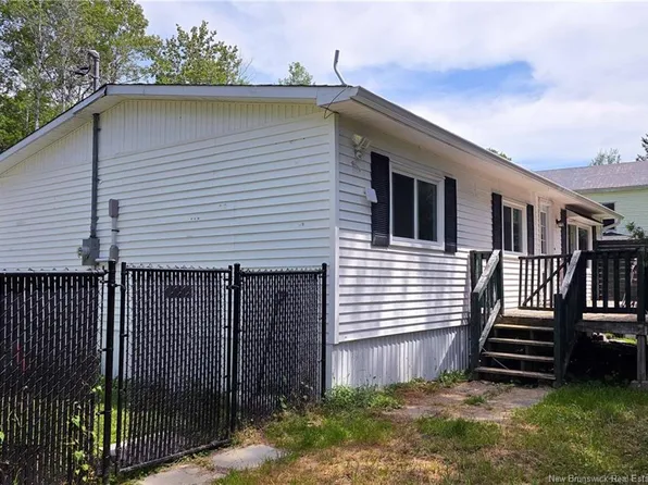 14 Water St, Stanley, NB E6B 1C8