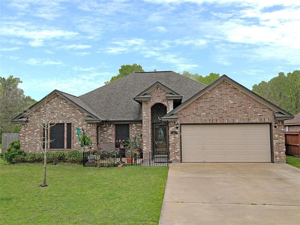 1st image of 101 Austins Ct