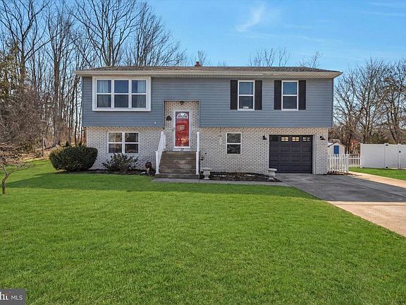 2nd image of 13 Woodshire Dr