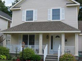 10 Horseshoe Dr, Saratoga Springs, NY 12866