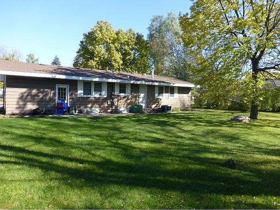 5th image of 2104 Centennial Dr