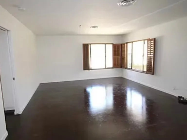 1480 E Palm Tree Dr — Photo 3