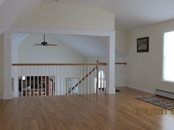 Loft office w full bath