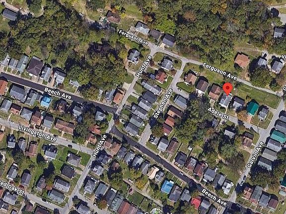 9th image of 1006 Adele St
