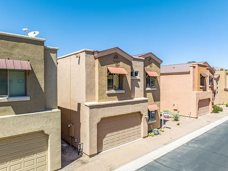 4261 N Golden Ridge Ln — Photo 44