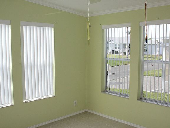 3rd image of 4754 Devonwood Ct