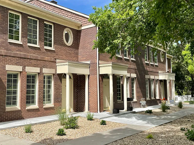 943 E Sage Park Ln — Photo 1