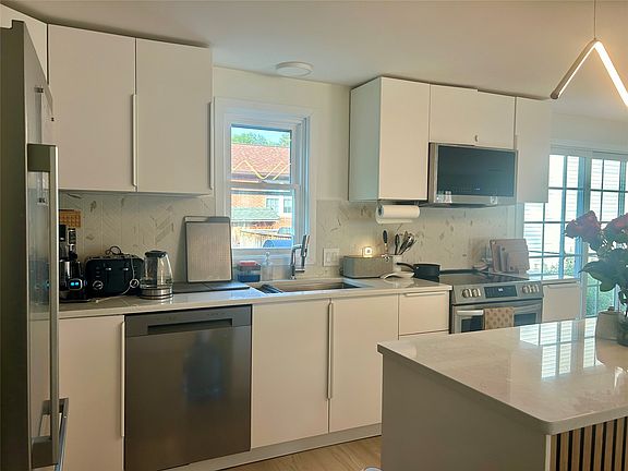 5th image of 1740 W 50th St