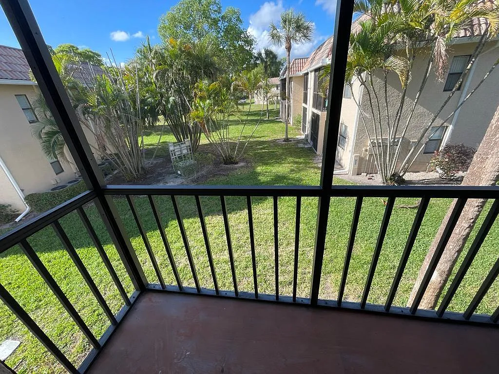 2 bed, 2.0 bath, 857 sqft, $2,100 — Photo 3