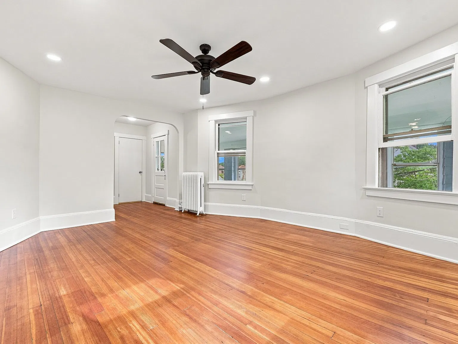 3 bed, $2,900 — Photo 1