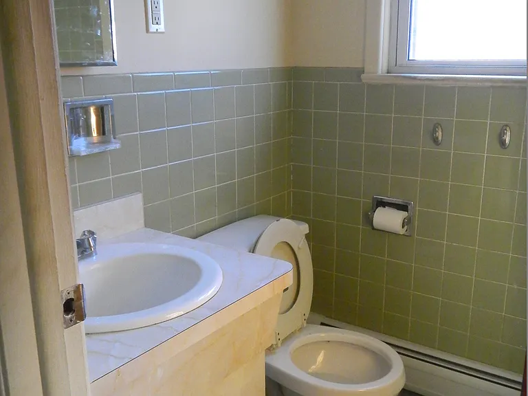 8 Bartholdi Ave #2R — Photo 8