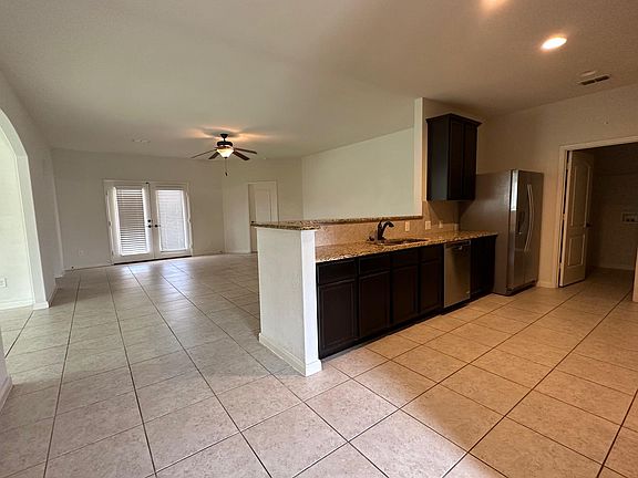 4th image of 452 Lipizzan Ln