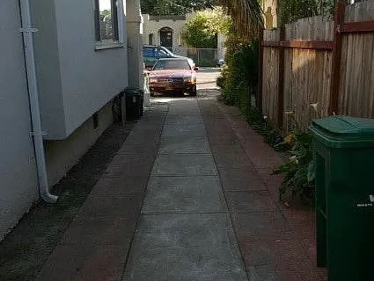 1624 Macarthur Blvd — Photo 14