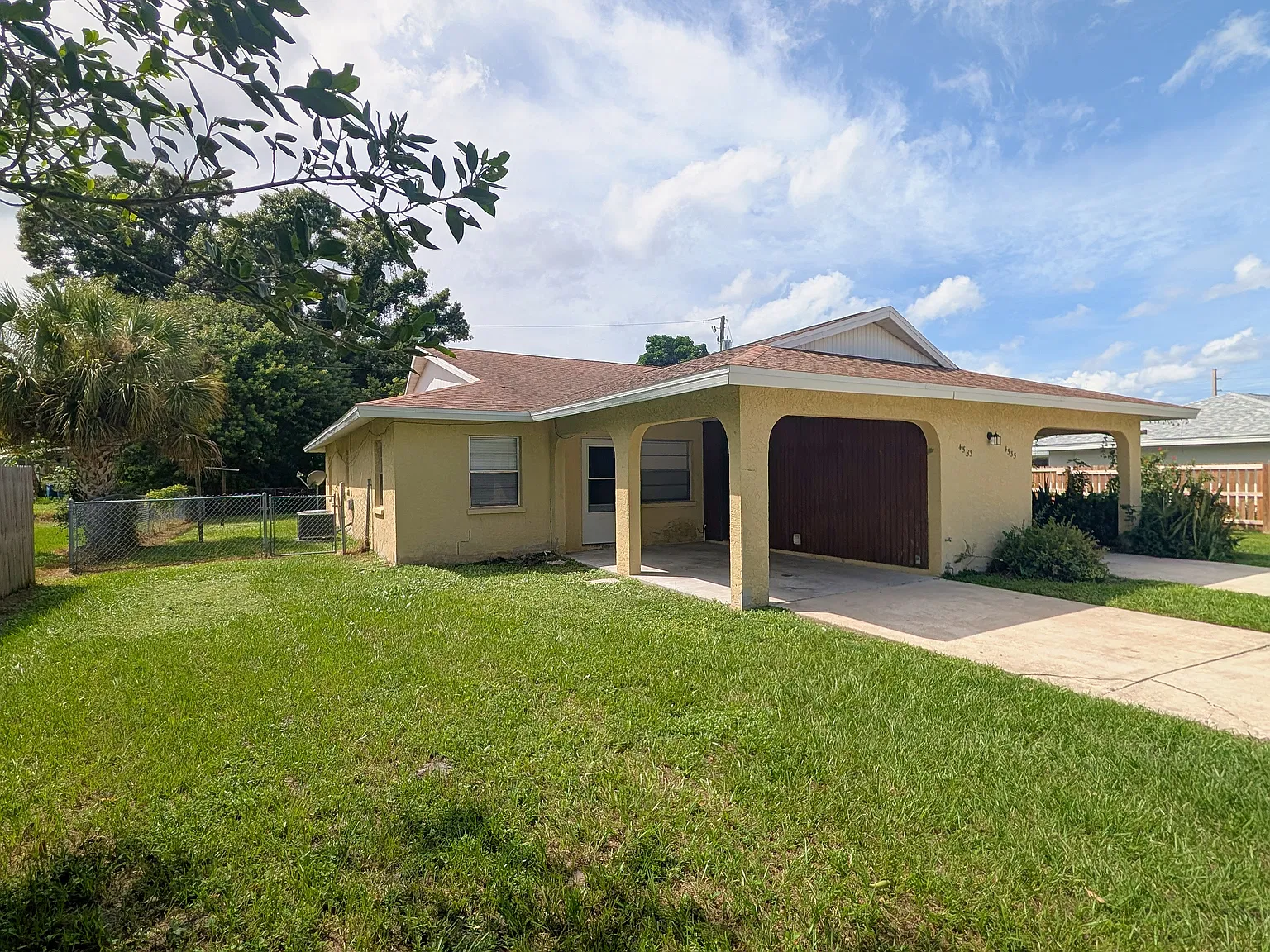 2 bed, 1.5 bath, 1200 sqft, $1,800 — Photo 1