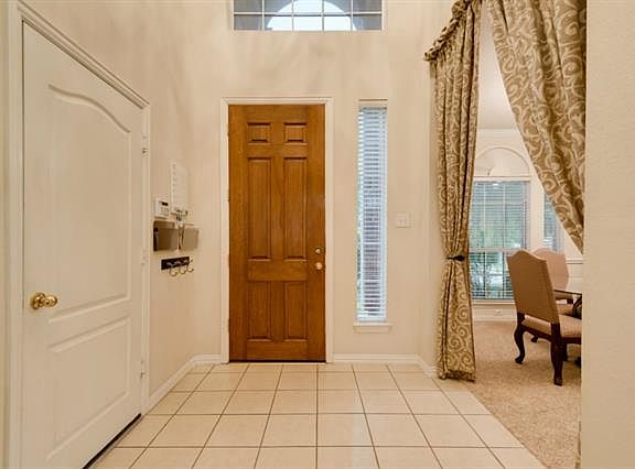 2nd image of 610 Westminster Ct