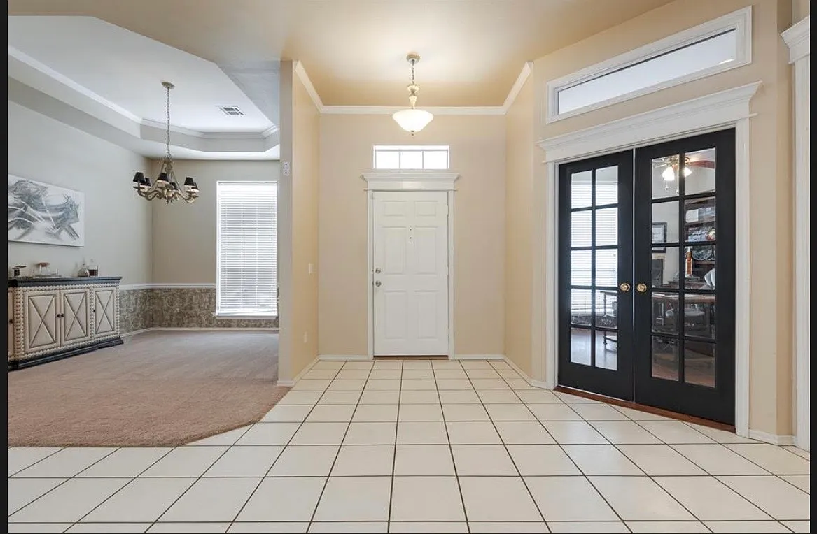 4 bed, 2.5 bath, 3110 sqft, $3,250 — Photo 4