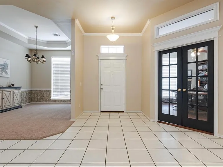 12700 Sutton Hill Rd — Photo 4