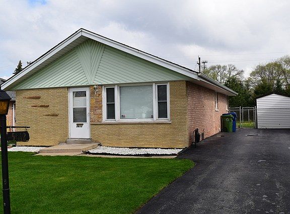 2nd image of 5612 W 88th St