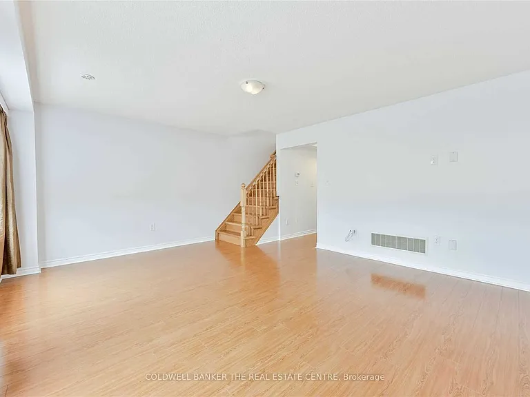 66 Bannister Cres — Photo 6