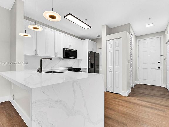 4th image of 4602 S West Ave #523