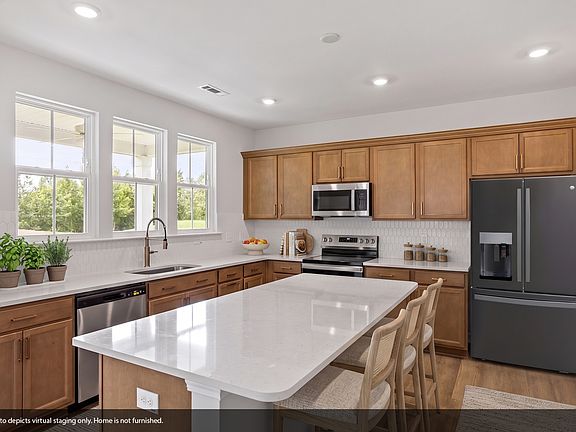 4th image of 443 White Oak Garden Way