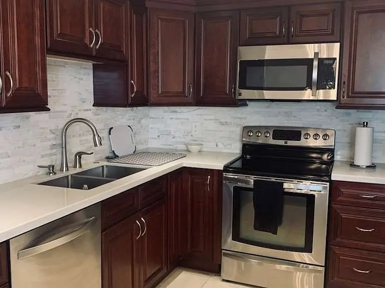 500 Glencairn Ave #303 — Photo 7