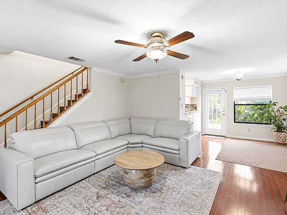 4th image of 8103 Doe Meadow Dr