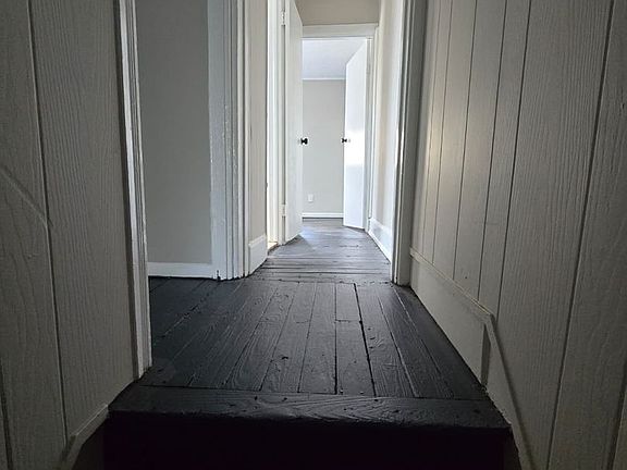 4th image of 913 Norwood St