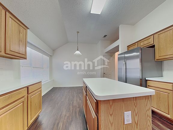 4th image of 4612 Belladonna Dr