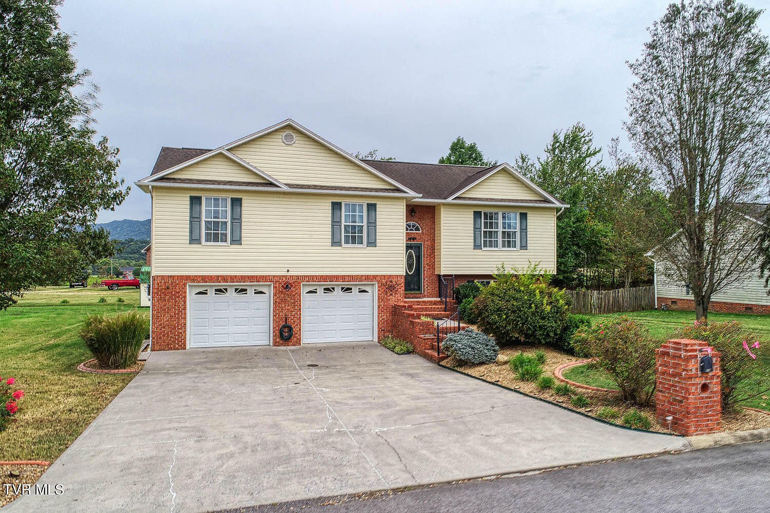 215 Fox Meadows Dr, Church Hill, TN 37642 | Zillow