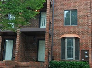102 E Wafco Ln, Greensboro, NC 27401