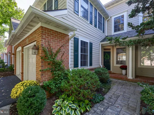 624 Northfield Rd, Lititz, PA 17543