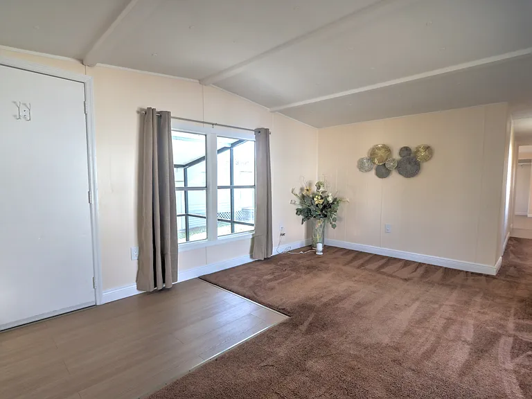 2064 Lady Lake Ln — Photo 11