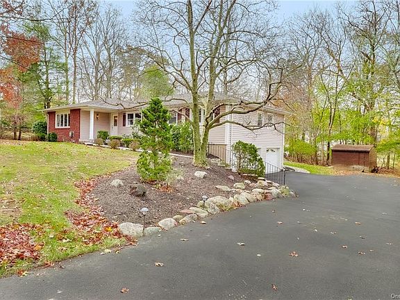 2nd image of 5 Vermeer Ct