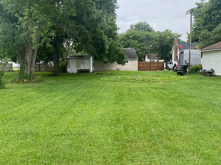 336 E Wolcott St — Photo 16