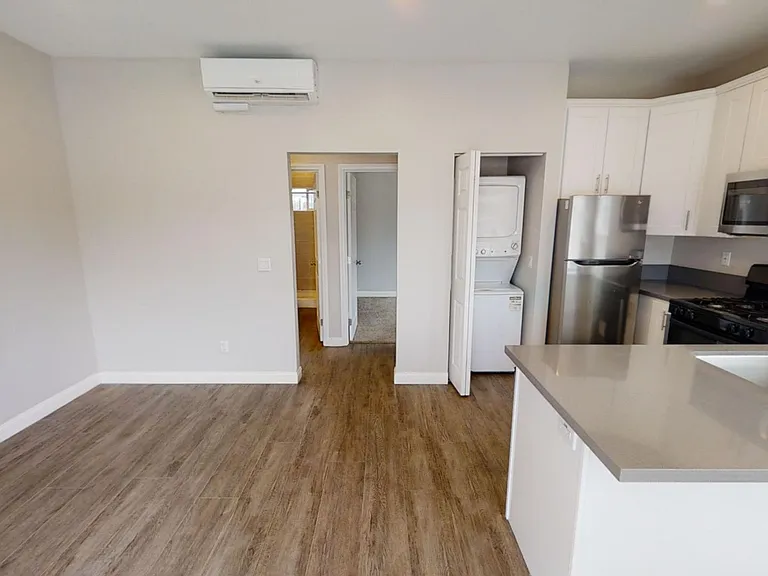 5214 E Falls View Dr — Photo 6