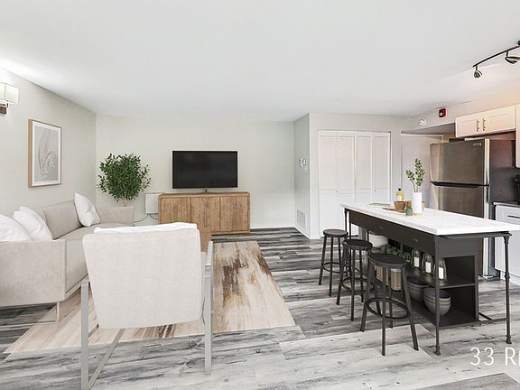 3rd image of 525 W Euclid Ave #1
