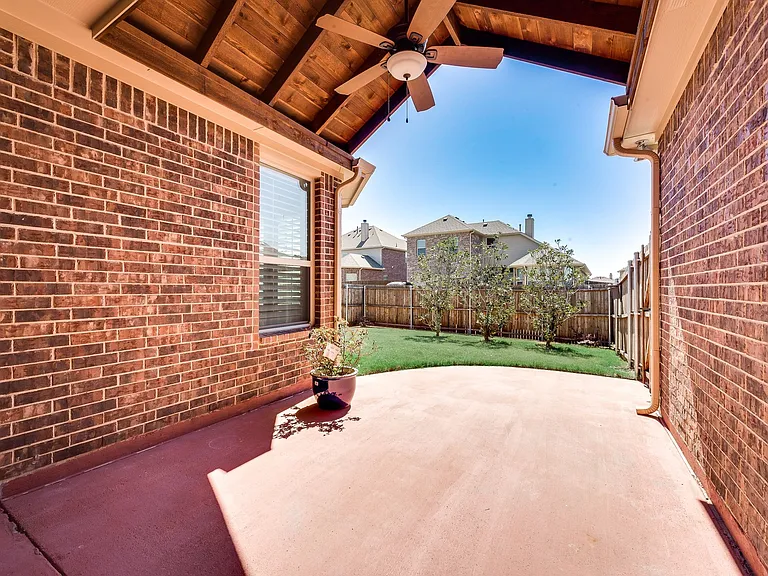 1321 Crescent Cove Dr — Photo 5