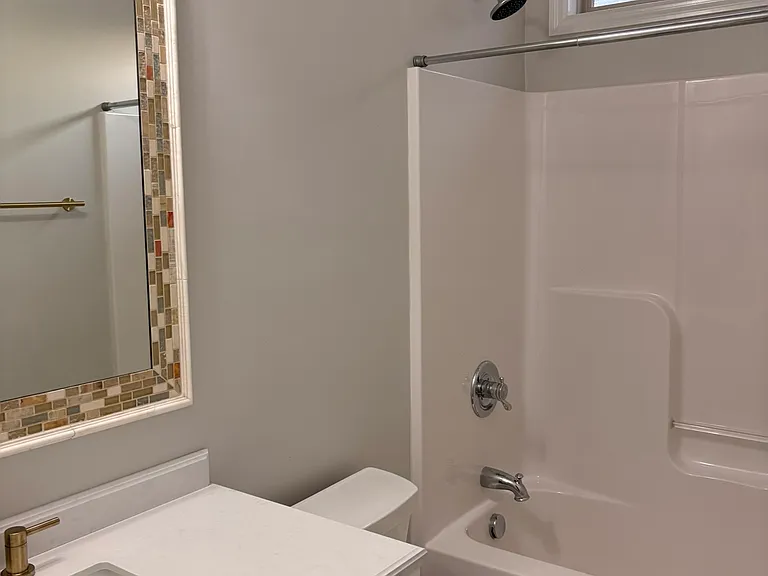 Bathroom 2, Level 1